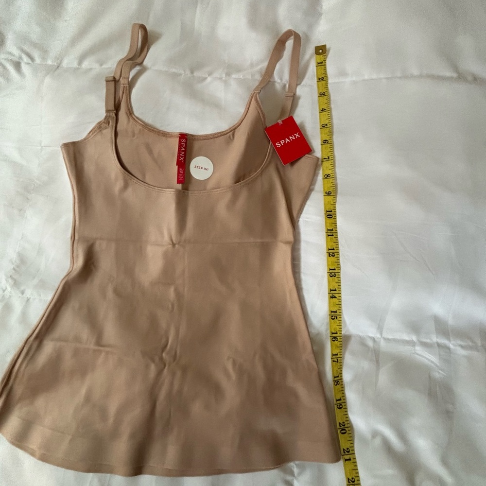 Women’s XL SPANX top,beige. NWT